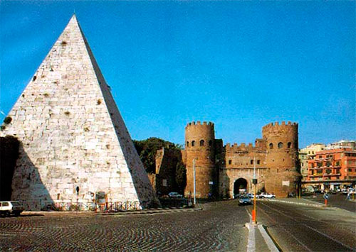 Pirámide en Italia